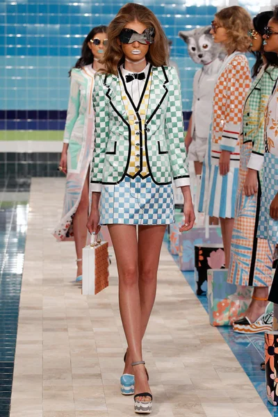 Look 8